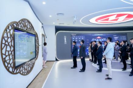 打造“数智化”交互新渠道 招商银行苏州分行数字金融展厅正式亮相 打造“数智化”交互新渠道 招商银行苏州分行数字金融展厅正式亮相