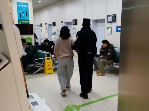 孕妇已脱离危险,民警出现的太及时! 孕妇已脱离危险,民警出现的太及时!