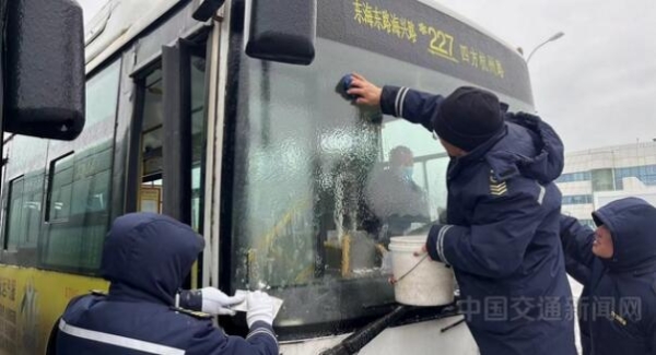 各地积极行动 全力以赴清雪保畅3 各地积极行动 全力以赴清雪保畅3