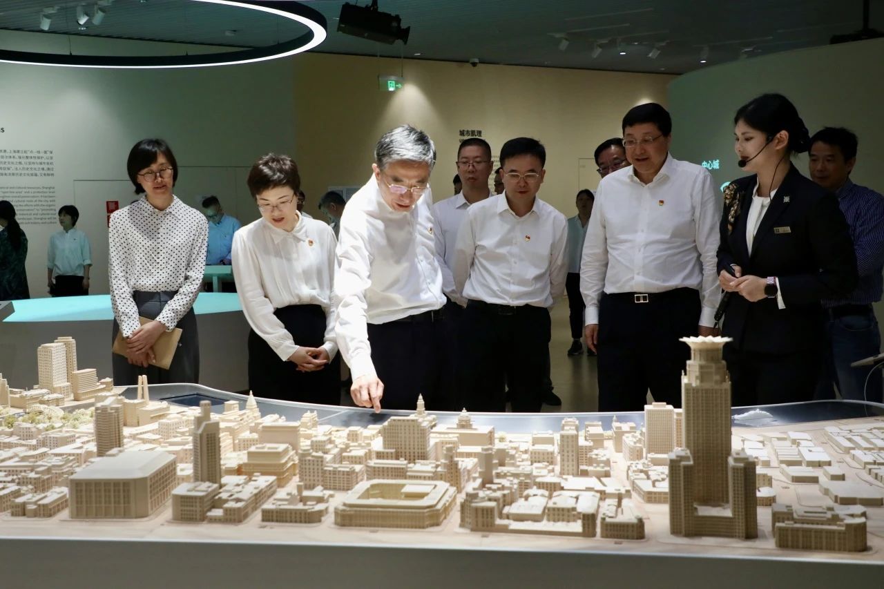 长宁区政府党组开展党纪学习教育集中学习2.jpg