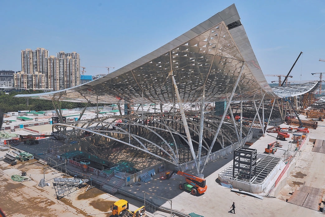 在副中心站综合交通枢纽项目工地，正在进行京帆屋盖施工。