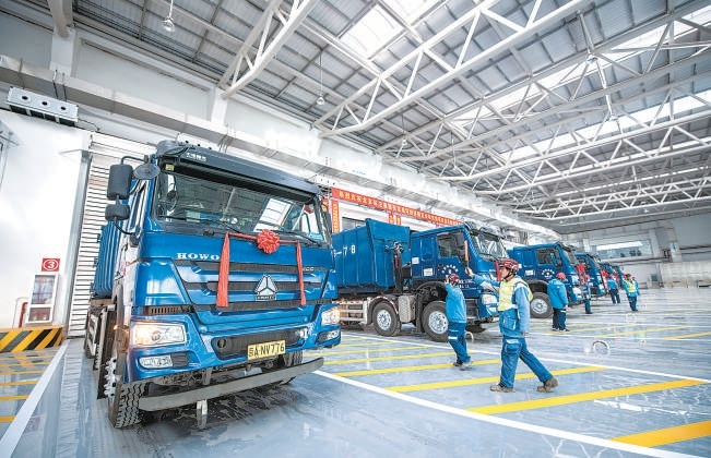 北京构建生活垃圾精细化管理服务平台，推动生活垃圾分类“一网统管”。图为2023年建成亮相的全市最大垃圾焚烧发电项目大兴区安定循环经济园区。