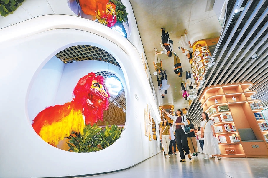 北京城市图书馆中的非遗文献馆\地方文献馆、古籍文献馆和艺术文献馆三大特色主题馆,为市民提供非遗传承、经典传习、艺术感知、展览互动等多维文化体验新场景。 北京城市图书馆中的非遗文献馆\地方文献馆、古籍文献馆和艺术文献馆三大特色主题馆,为市民提供非遗传承、经典传习、艺术感知、展览互动等多维文化体验新场景。