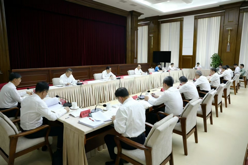 许勤主持召开省委理论学习中心组第二十八次