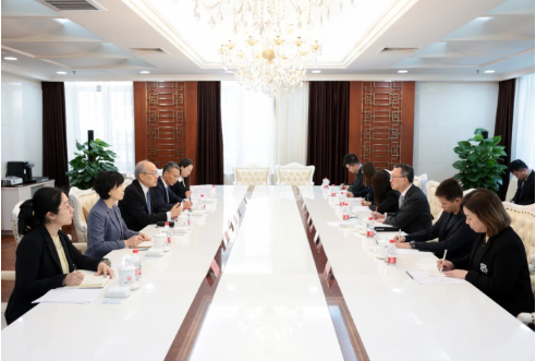 张军会见香港律政司司长林定国2 张军会见香港律政司司长林定国2