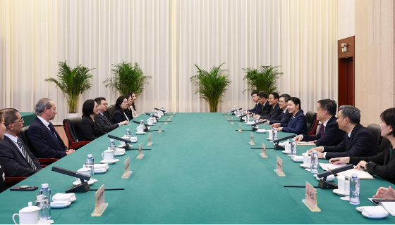 司法部部长贺荣会见澳门特别行政区终审法院院长宋敏莉 司法部部长贺荣会见澳门特别行政区终审法院院长宋敏莉