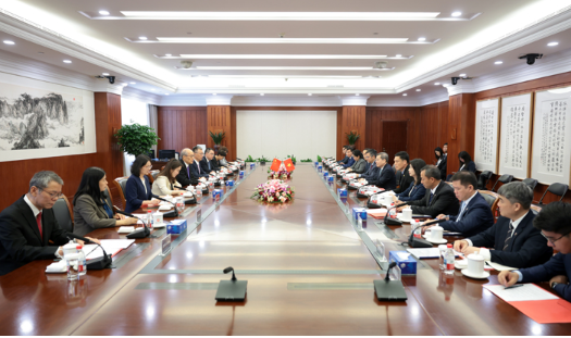 张军会见越南最高人民法院院长黎明智2 张军会见越南最高人民法院院长黎明智2