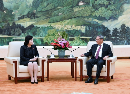 李强会见朝鲜外相崔善姬