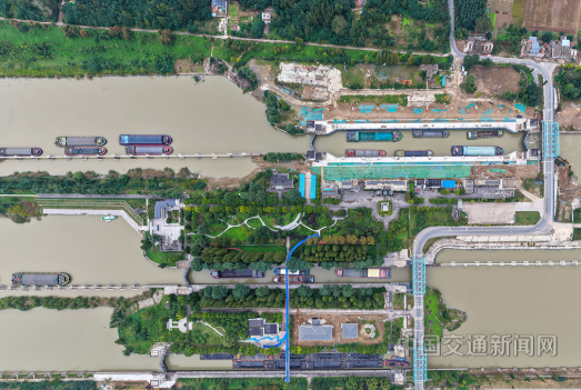 江苏淮安:京杭大运河秋季航运繁忙有序 江苏淮安:京杭大运河秋季航运繁忙有序