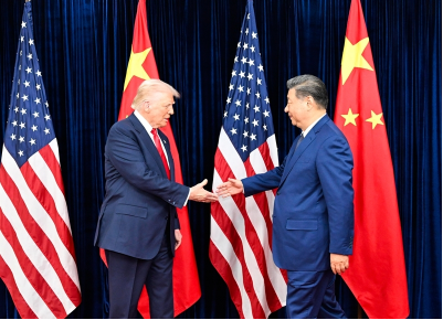 习近平同美国总统特朗普在釜山举行会晤2